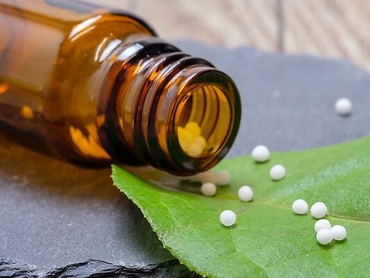 Naturopathie, Homéopathie, Allopathie